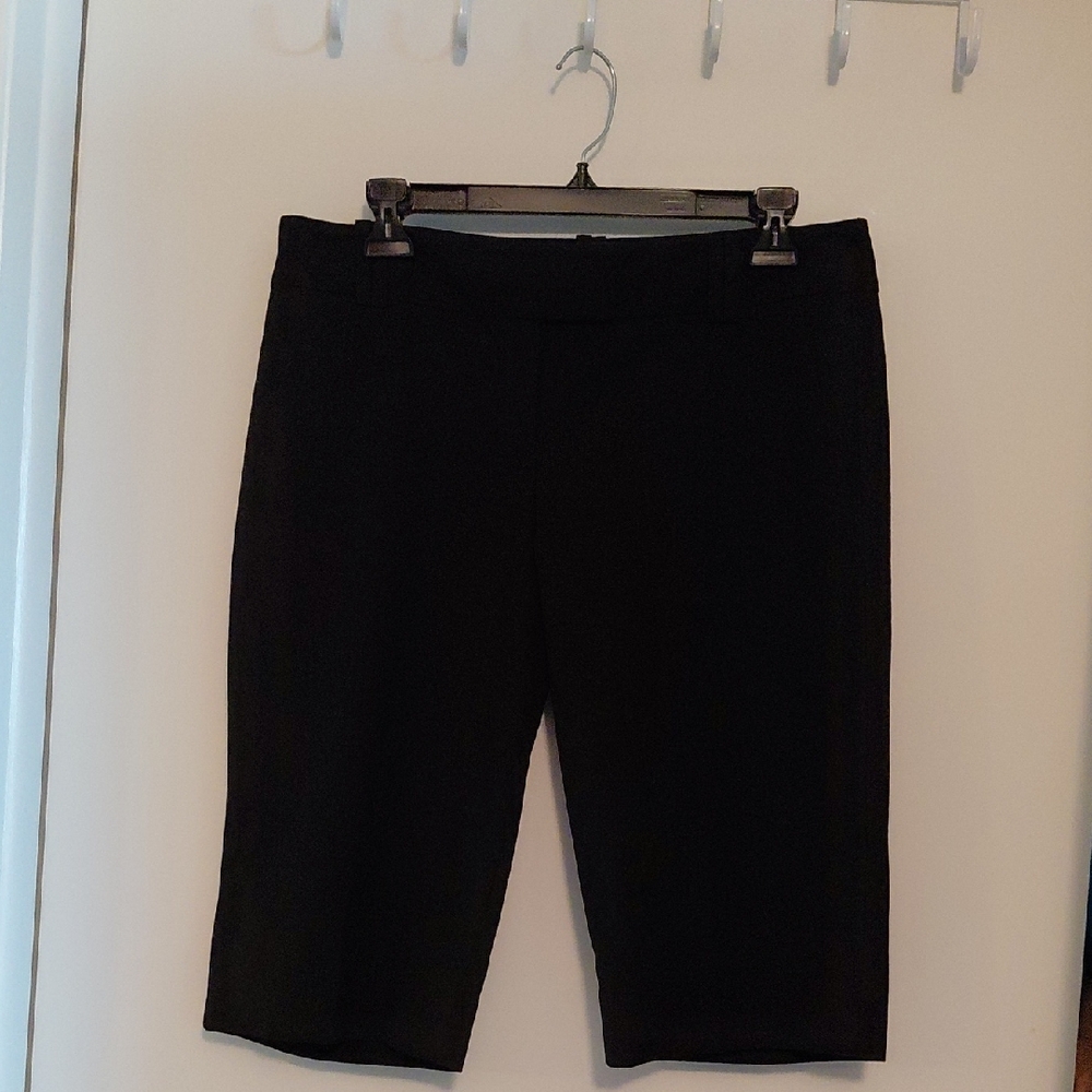 The Limited Black Knee-Length Bermuda Shorts, Cassidy, Size 8